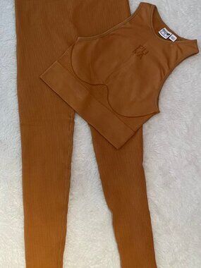 PUMA Seamless Ribbed Workout Set High Neck Crop Top Leggings Tan XS